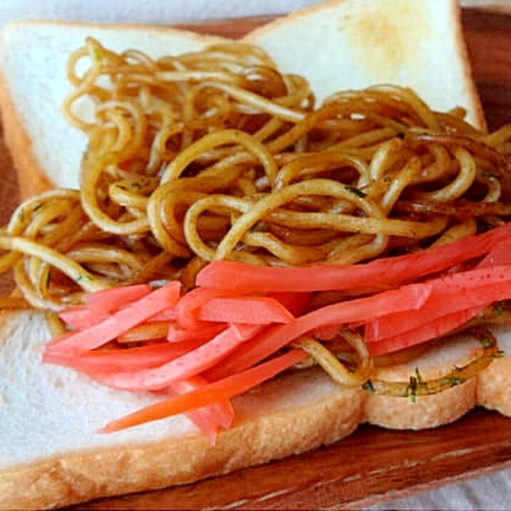 食パンで作る焼きそばパン